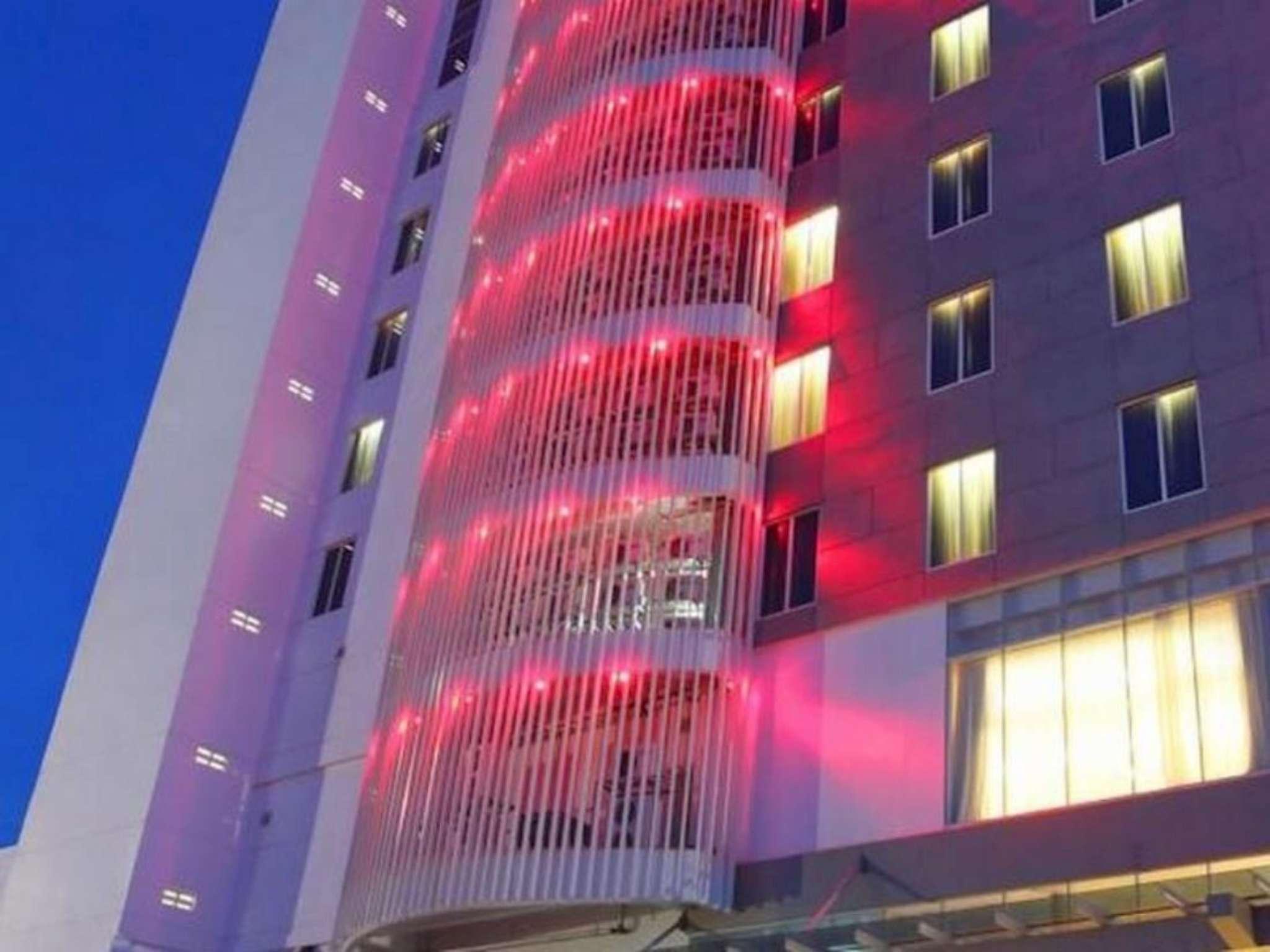 Swiss-Belinn Ska Pakanbaru Exteriör bild