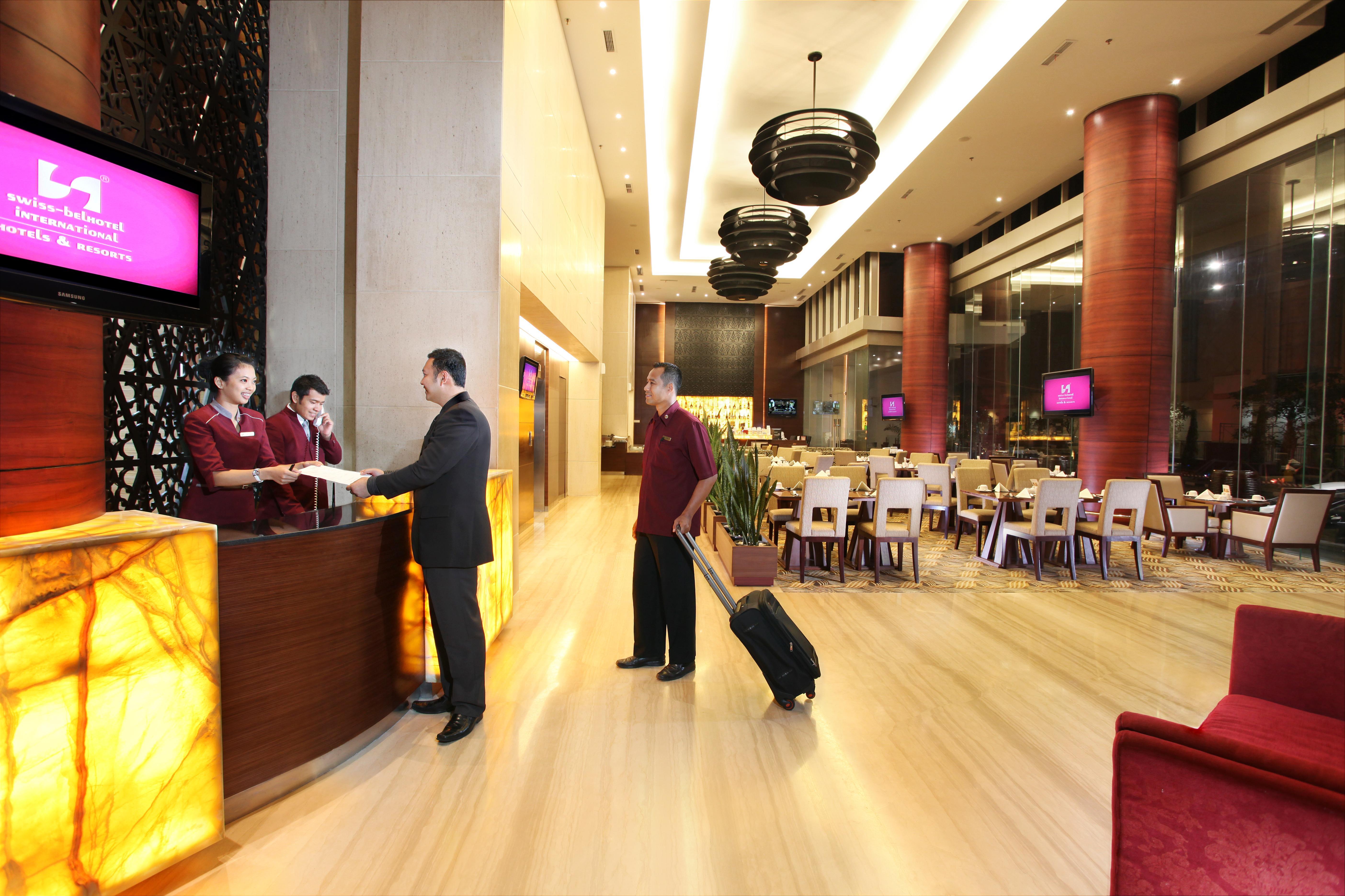 Swiss-Belinn Ska Pakanbaru Exteriör bild
