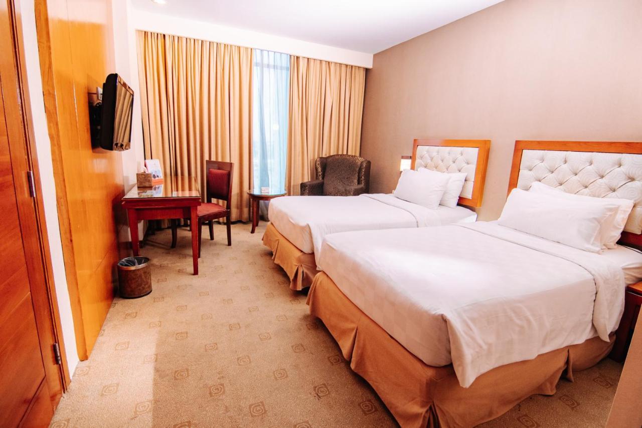 Swiss-Belinn Ska Pakanbaru Exteriör bild
