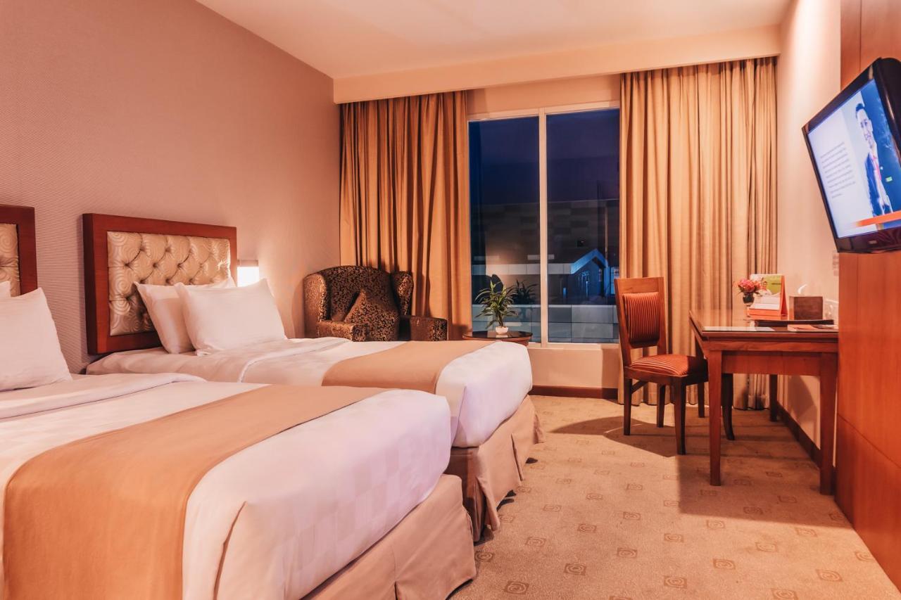 Swiss-Belinn Ska Pakanbaru Exteriör bild