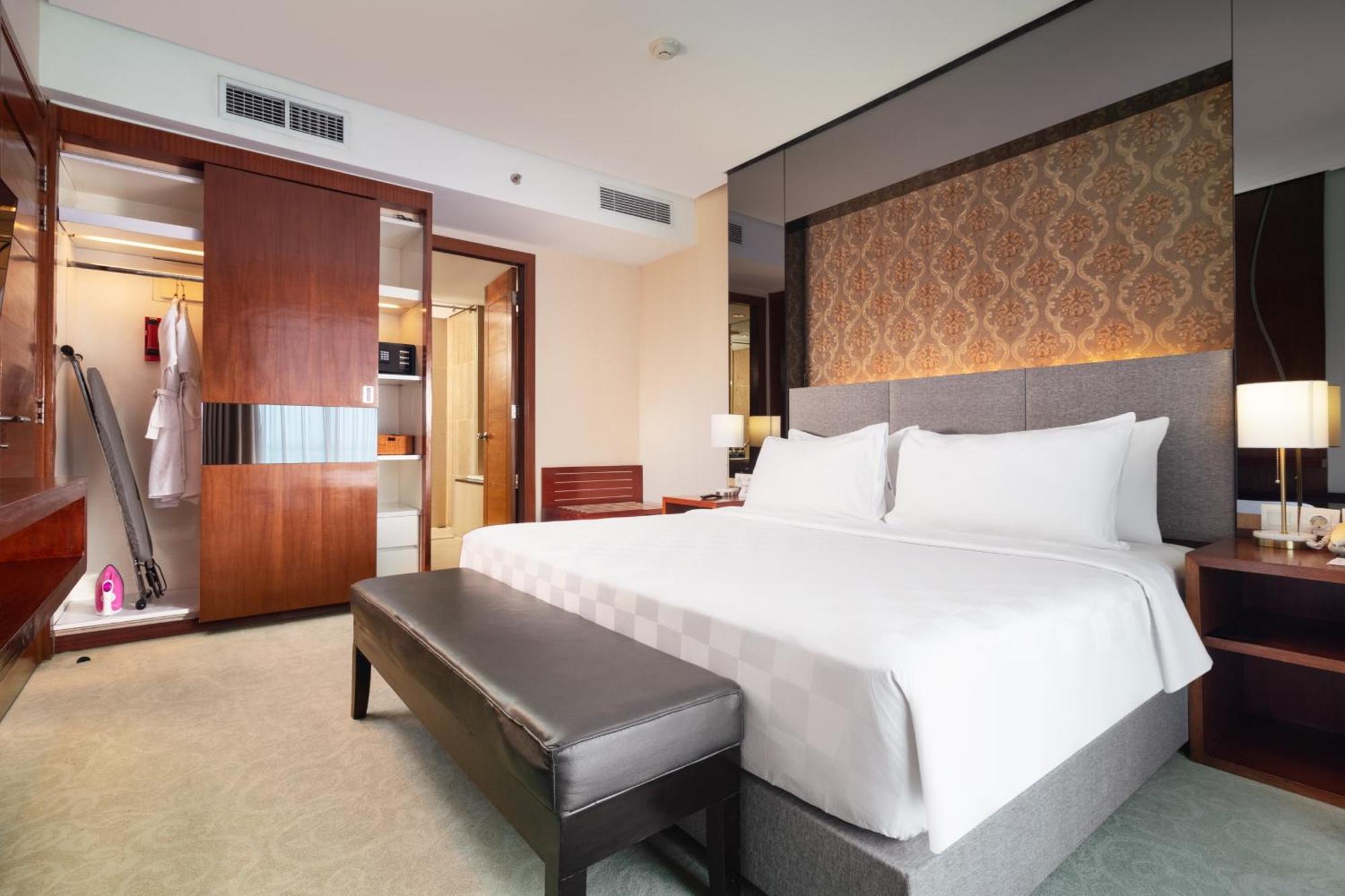 Swiss-Belinn Ska Pakanbaru Exteriör bild