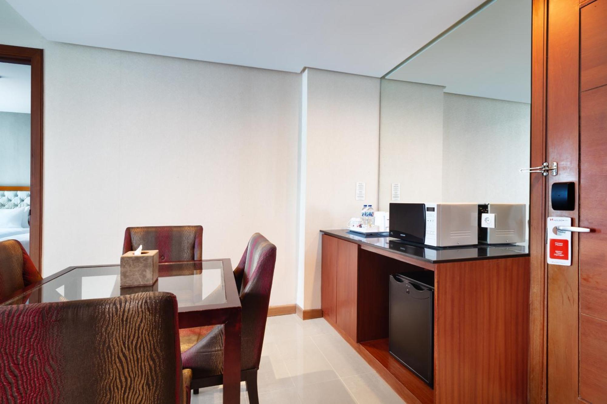 Swiss-Belinn Ska Pakanbaru Exteriör bild